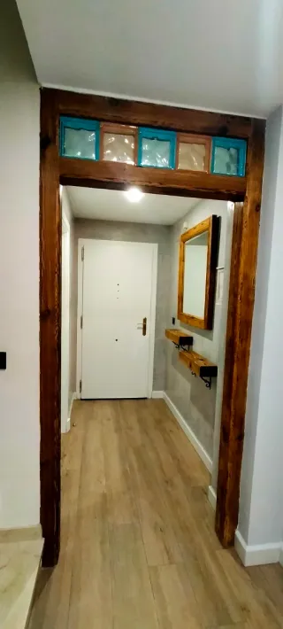 Conjunto entrada madera maciza