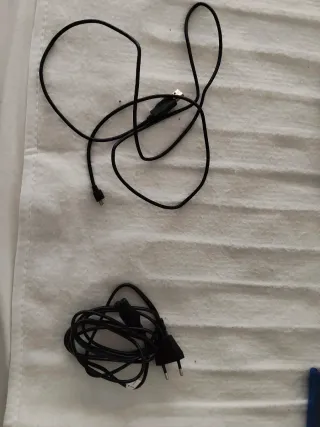 PS4 (PlayStation 4) Negra + 8 juegos