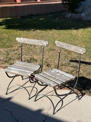 Sillas hechas con fosiles originales