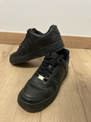 Nike Air Force 1 Talla 38 Negras