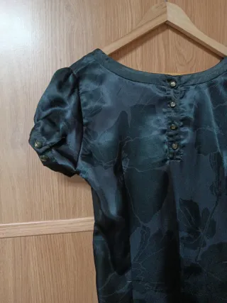 Vestido negro corto estampado floral