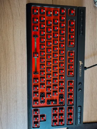 Teclado Mecánico Corsair K63 RGB