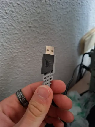 Teclado Mecánico Corsair K63 RGB