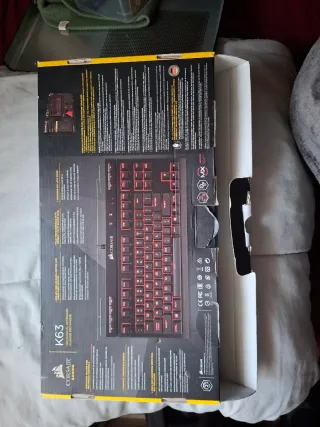 Teclado Mecánico Corsair K63 RGB