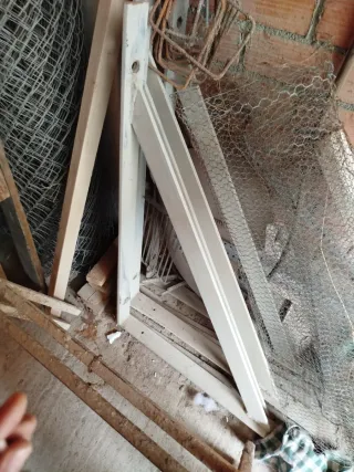 Escuadras metal macizas obra