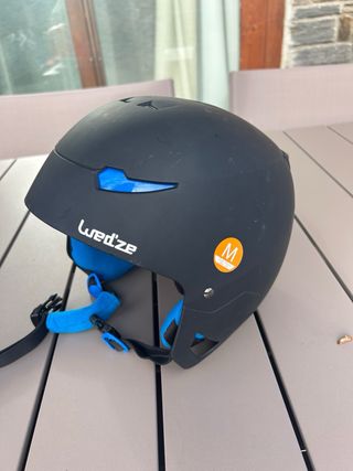Casco y gafas de esquí para niño