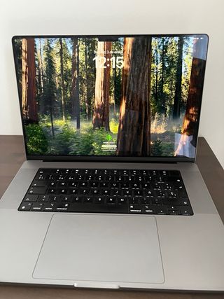 MacBook M1 Pro 16 2021 en perfecto estado.