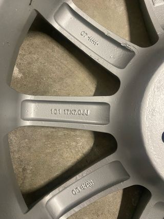 Llantas 17” 5x108 recién pintadas
