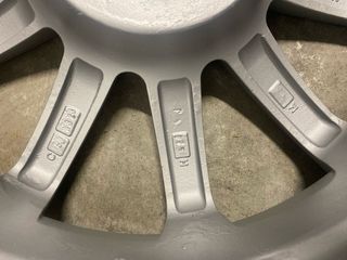 Llantas 17” 5x108 recién pintadas