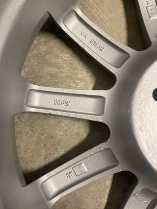 Llantas 17” 5x108 recién pintadas