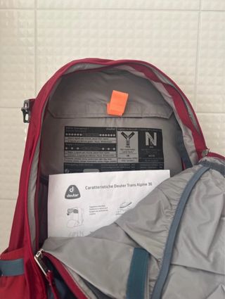 Zaino trekking Deuter rosso