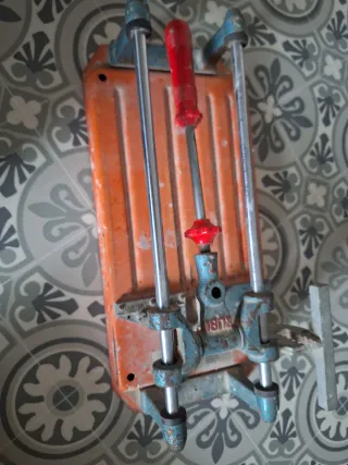 Cortadora azulejos RUBI tipo 15x15 + caja metal