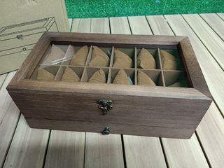 SONGMICS Caja de Relojes con 12 Ranuras, Estuche de Relojes de Madera de 2 Niveles con Tapa de Cristal, Almohadillas, Forro de Terciopelo, Regalo de Seres Queridos, Negro Marrón JOW012K01