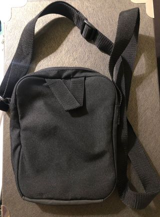 Bandolera Adidas Negra y Blanca