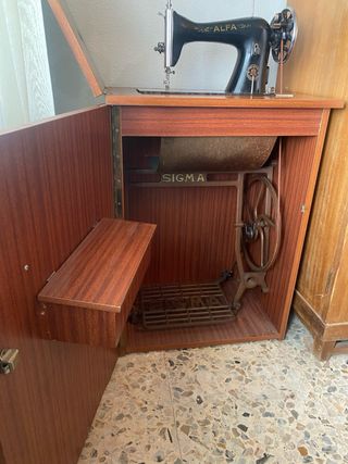 Máquina de coser ALFA antigua pedal Sigma y mueble