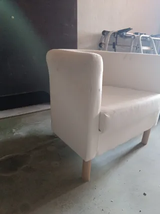 Sillón beige de tela