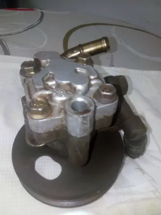 Bomba Dirección Nissan Vanette