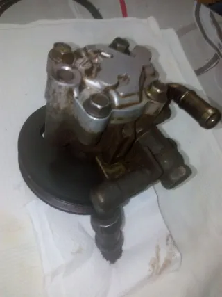 Bomba Dirección Nissan Vanette