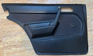 Asientos Recaro y paneles Mercedes 190.