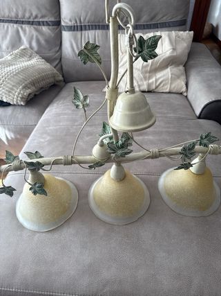 Lámpara colgante de 3 luces con hojas