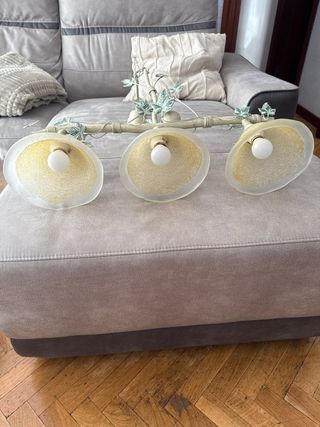 Lámpara colgante de 3 luces con hojas