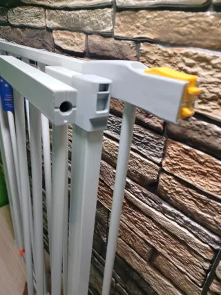 HAUCK Open N Stop KD Puerta de seguridad 96-101 cm