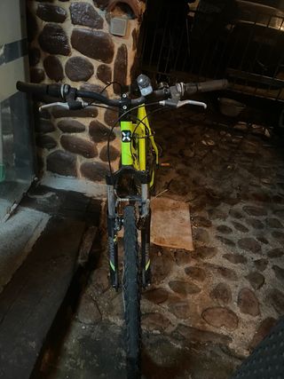 Bicicleta B'TWIN MTB Amarilla