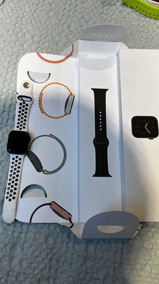 Apple Watch SE 40mm - Accesorios y Cargador