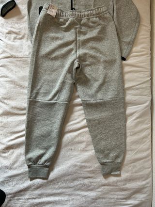 Conjunto Nike Tech Fleece Gris Talla S/M