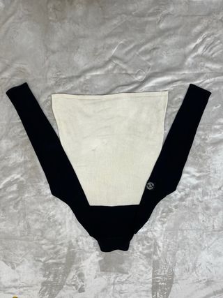 Felpa con zip e inserto rosso