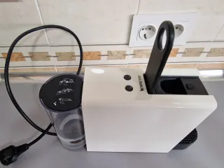 Cafetera Nespresso Essenza Mini Blanca