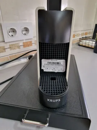 Cafetera Nespresso Essenza Mini Blanca