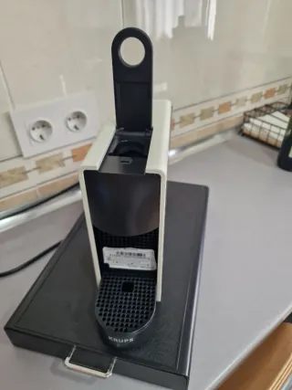 Cafetera Nespresso Essenza Mini Blanca