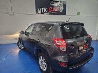 Toyota RAV4 2011
