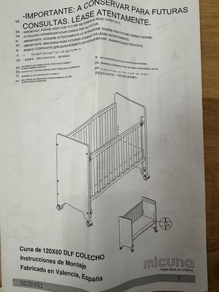 Cuna blanca con osito y corazón