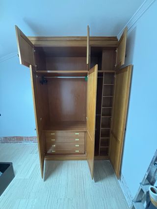 Armario de madera completo