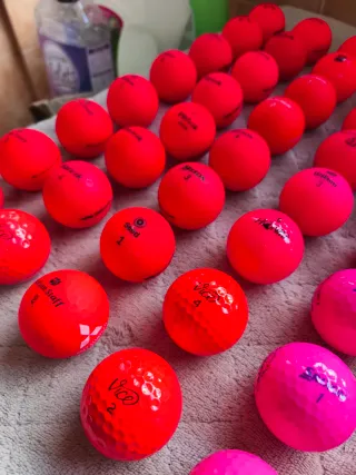 68 Bolas de Golf Titleist, TaylorMade, callaway