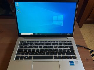 HP Elitebook 830 G8 Plata