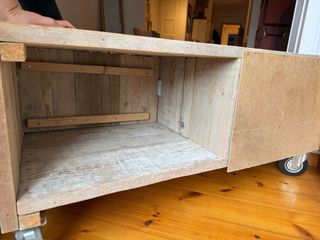 Mueble TV madera con ruedas