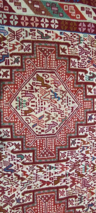 Tappeto artigianale in lana, seta e cotone