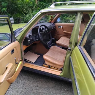 Mercedes-Benz w123 Familiar