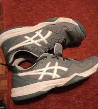 Scarpe uomo Asics grigie e bianche Gel dedicate 7