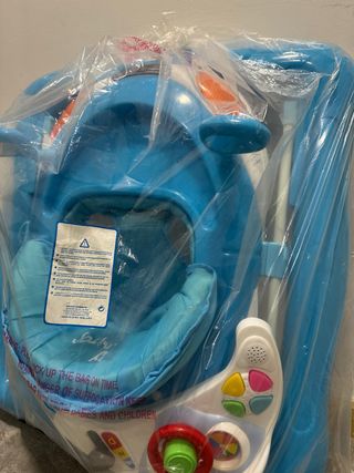 Andador bebé azul con centro de actividades