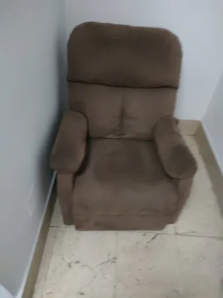 Sillón reclinable eléctrico marrón,se regala,hay