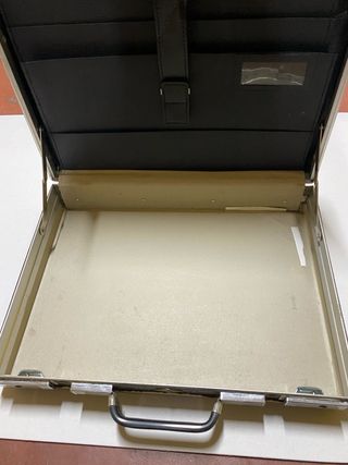 Maletín antiguo negro