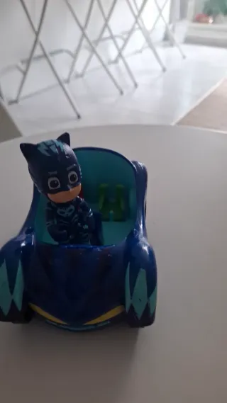 Coche azul con muñeco PJ Masks