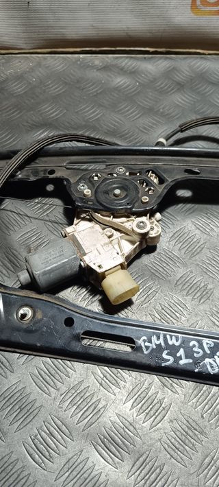 Elevalunas Delantero Derecho BMW Serie 1 (2007)