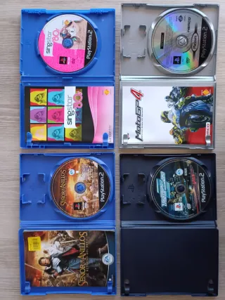 8 Juegos PS2 + 2 Micros SingStar