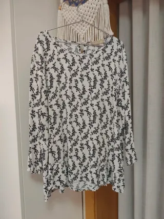 Blusa estampada flores manga larga