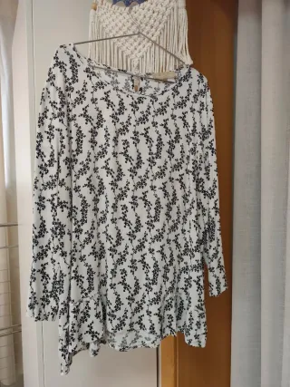Blusa estampada flores manga larga